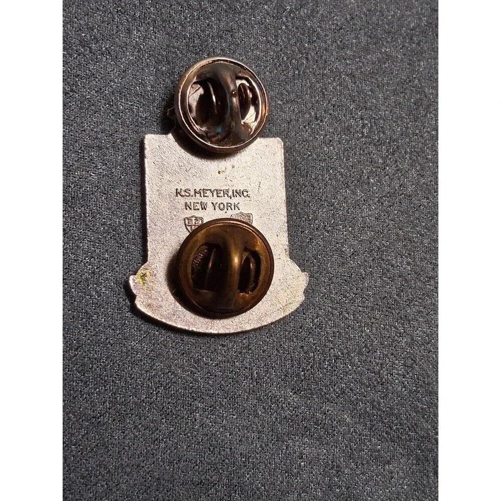 Vintage US Army Laboramus Sustinere Crest Pin NS Meyer 10th Engineer